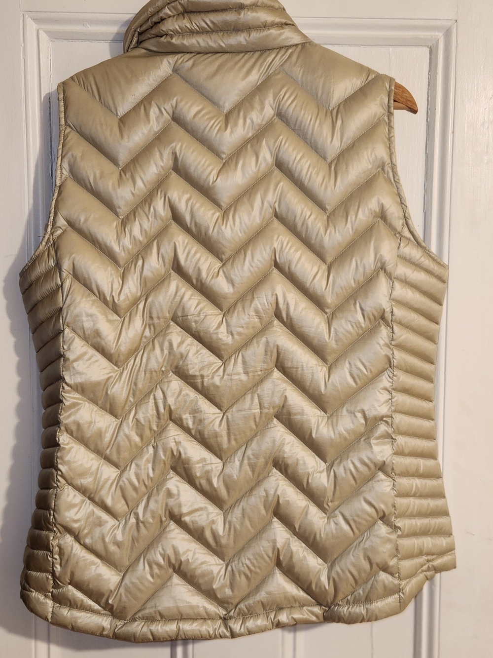 Calvin Klein Womens Champagne Gold Metallic Chevron Quilted Down Vest XL - Picture 5 of 8